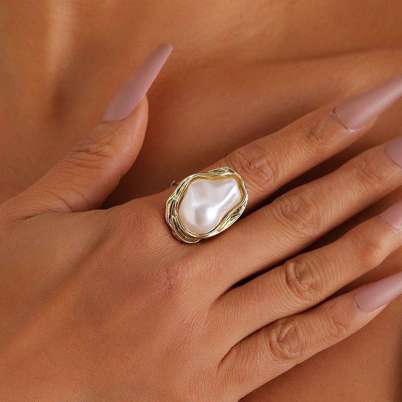 New Baroque Big Pearl Metal Side Rings for Women Charm Stylish Vintage Elegent Jewelry for Women New Year Gifts