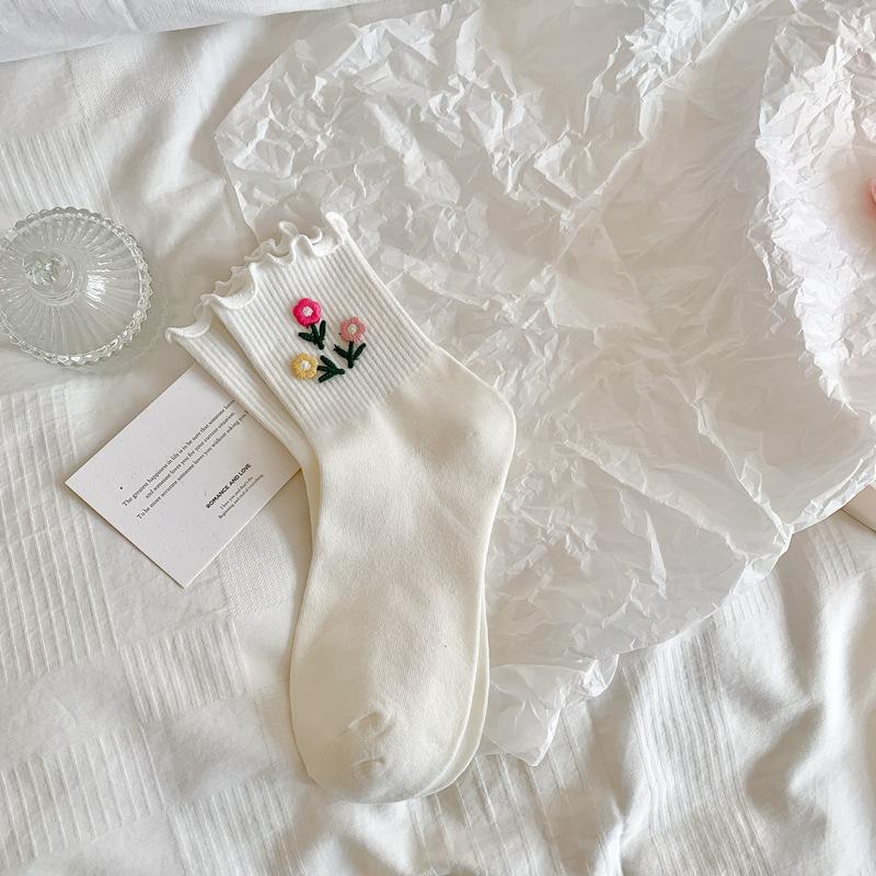 

Spring And Summer White Socks Women S Three-Dimensional Flowers Cute Medium Tube Socks Sweet Japanese College Style Short Socks Women S Socks One size fits all