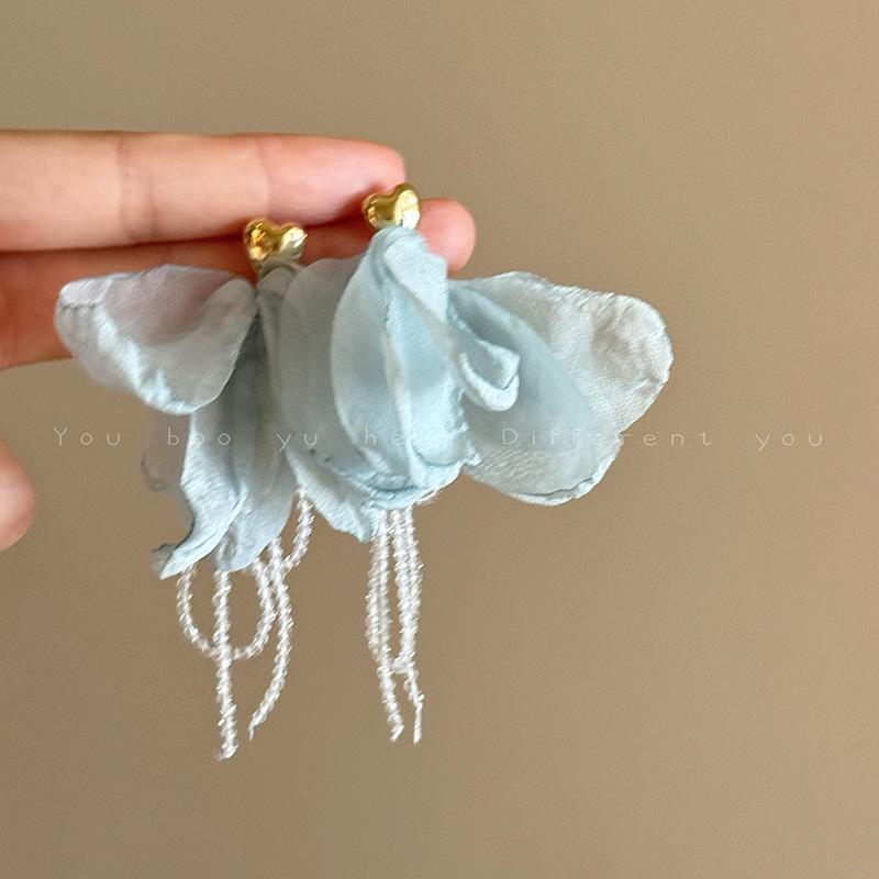 Silver Needle Heart Resin Flower Mesh Earrings: Luxurious, Sweet, Fresh, and Elegant Mori-Style Women's Jewelry