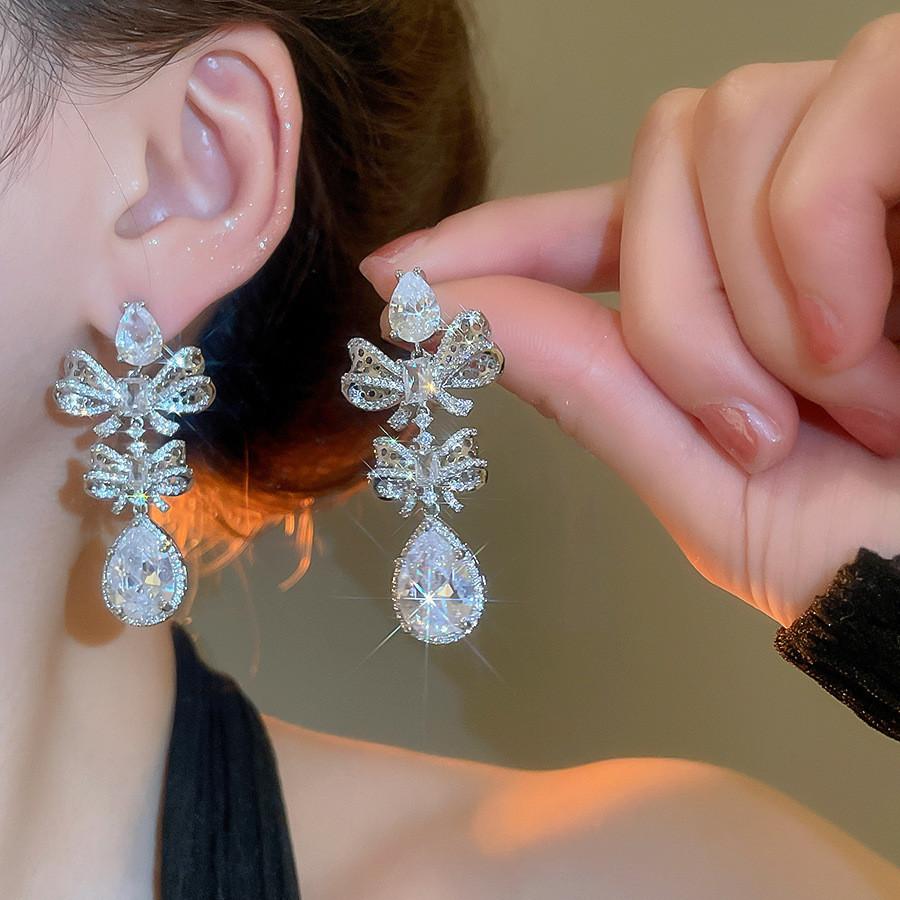 Minimalistische Schmetterlingsknoten Zirkon Wassertropfen Ohrringe für Damen Modeschmuck