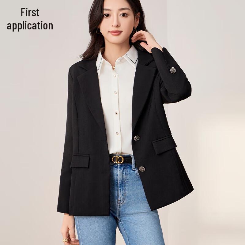 Женский профессиональный черный блейзер M