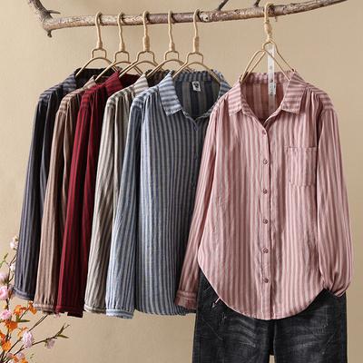 Camisa de manga comprida feminina com lapela listrada e abotoamento simples