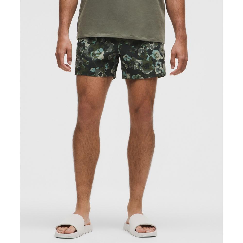 

Lululemon Плавки шорты 5 Lined Graphic Hibiscus Green Multi L/5