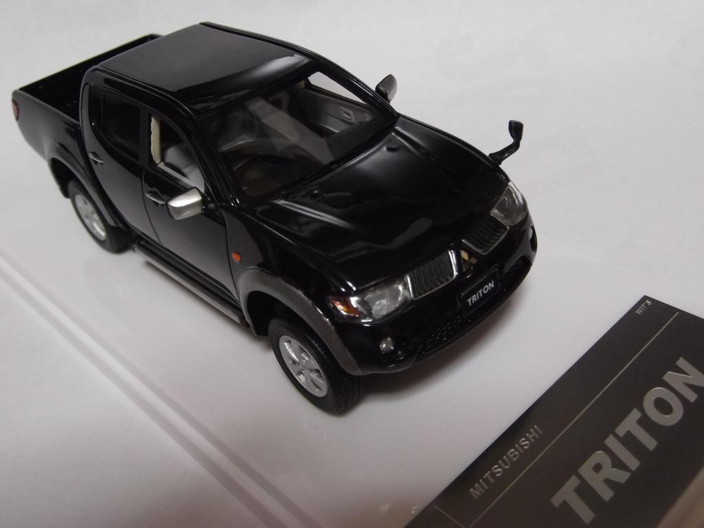 TRITON Black Mica Finished Product WIT'S 1/43