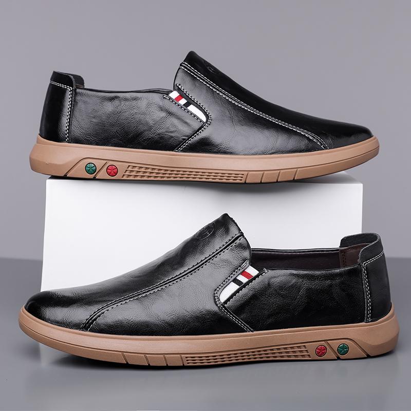 Fashionable Brand high quality Round headed slip on leather shoes Flat Bottomed Men Handmade comfortable Travel Driving loafers