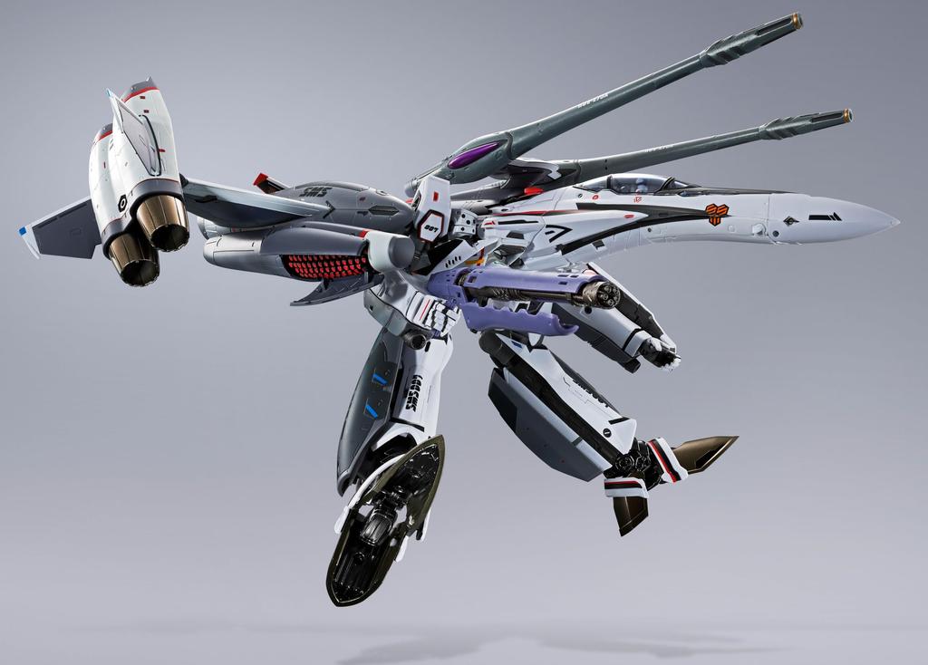 Macross F Tornado Messiah Valkyrie Alto Saotome Use DX Chogokin Action Figure BANDAI