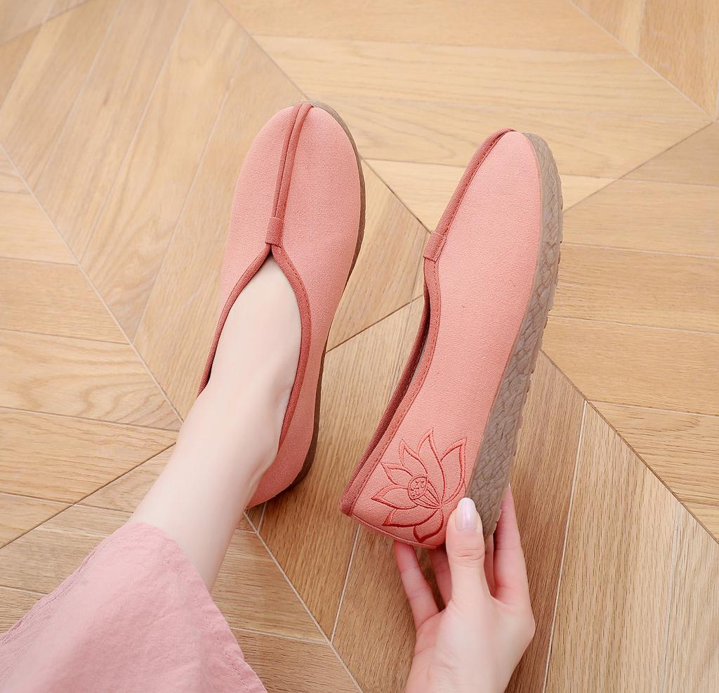 Chaussures à enfiler pour femmes, baskets de voyage légères et confortables, mocassins décontractés pour la marche et la conduite, chaussures de travail brodées pour femmes, chaussures habillées à bout rond