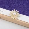 Simple Flower Bee Brooches For Women Daisy Brooch Anti -Glare Pins Shirt Sweater Pin Zircon Clothing Fixed Accessories Jewelry