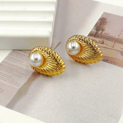 French Retro Style Shell Texture Freshwater Stud Earrings For Women