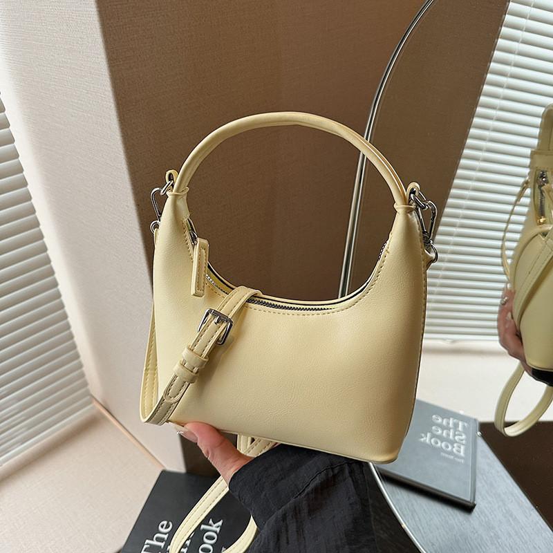 Pu Moon Shape Handbag For Women Summer Casual Fashion Purse With Zipper Closure