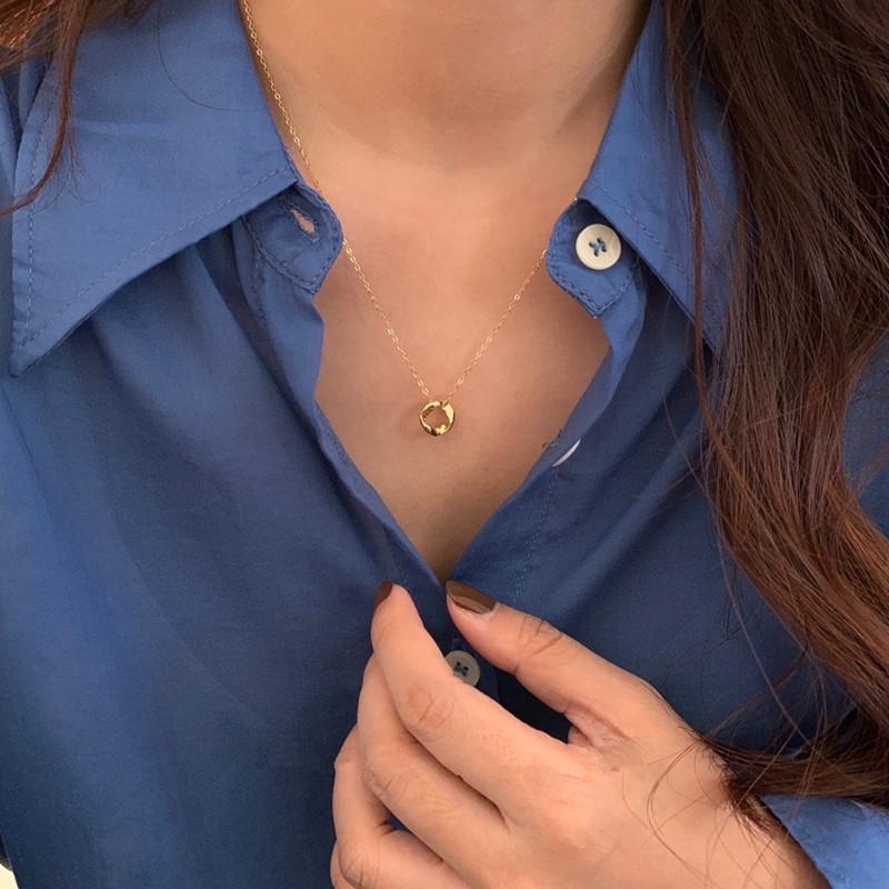 Mobius Ring Necklace: Women's Summer Luxury, Niche Design, High-End Feel, 2023 New Simple Clavicle Chain, Ins Style.
