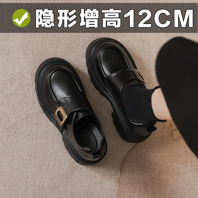 Sapatos de salto interno para mulheres no outono e inverno com sapatos de couro de sola grossa felpuda e sapatos de algodão fofos