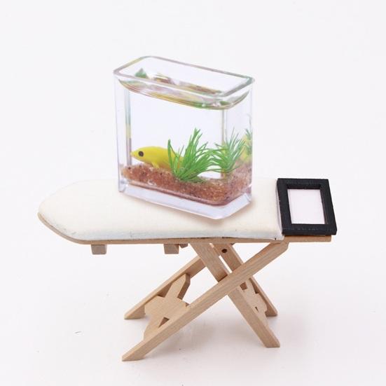 ოქროს თევზის თასის მოდელი რეალისტური დეკორატიული ორნამენტი მინიატურული მინის თევზის ავზი თოჯინების სახლის ფოტო რეკვიზიტებისთვის მინიატურული სცენები