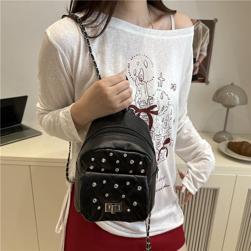 Fashionable Pu Crossbody Bag With Detailing And Chain Strap For Casual Outings