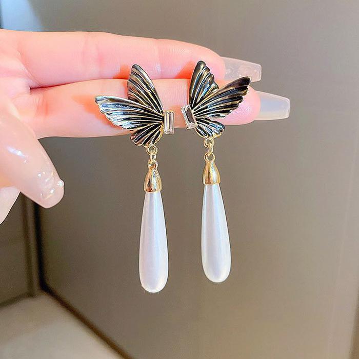 

Luxury French Pearl Flower Tassel Earrings for Women - Elegant Retro Petal Design