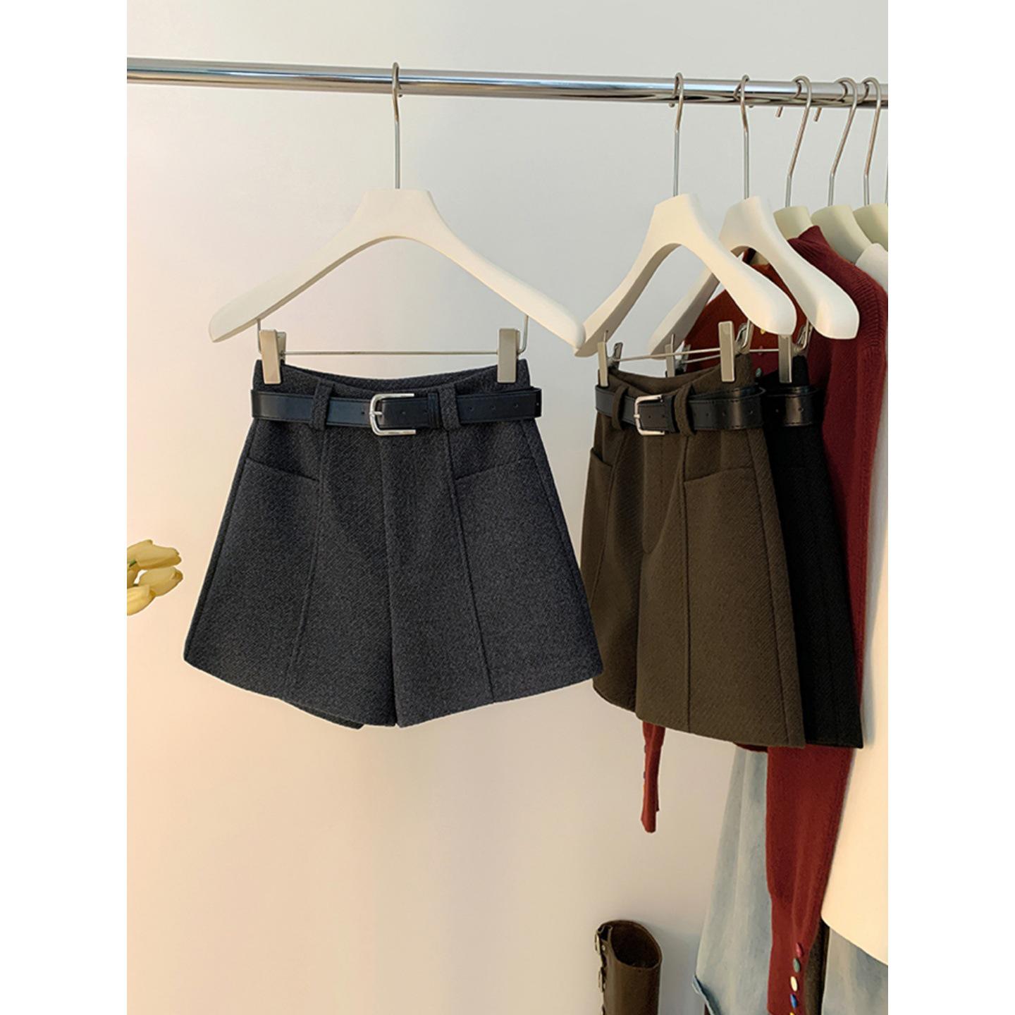 

Women s Plus Size Retro A-line Woolen Shorts - Autumn Collection, Versatile, Loose Fit, Slimming, Wide-Leg Design. 3XL