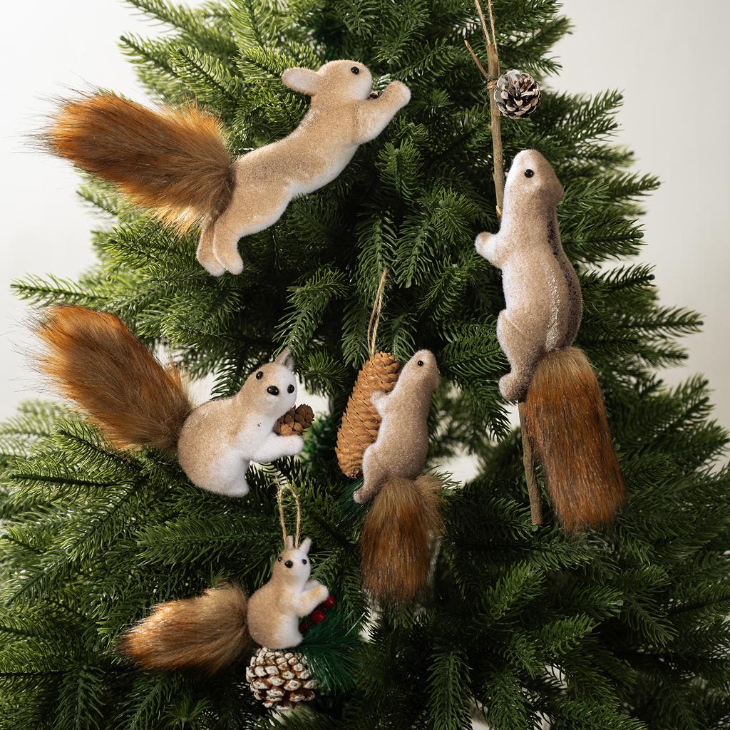 Realistic Foam Squirrel Hanging Ornament Christmas Tree Decor Woodland Animal Figurine with Faux Fur Tail Pine Cone Home Decor