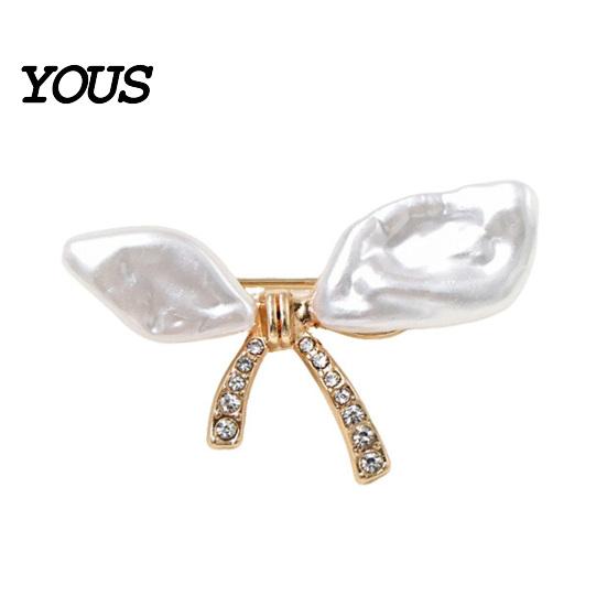 Electroplated Bow Pin Irregular Rhinestone Brooch Pin, White Alloy Lapel Decorative Badge for Clothes Bag Hat Scarf Suit Oxidation Resistant