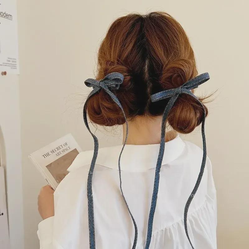 Blaue Schleife Kleine Entenschnabelklemme mit Streamer zum Haarstyling