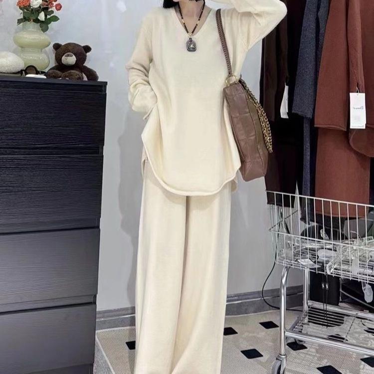 Schickes V-Ausschnitt Pullover & Weite Hosen Zweiteiler Set für Damen - 2025 Herbst/Winter Mode Strickware