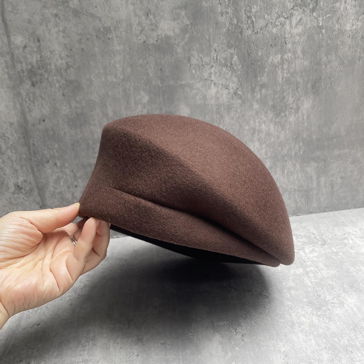 

Елегантний вовняний бере Жіноче обличчя маленьке та універсальний Модний капелюх художника Складний косий дизайн верху Циліндр M（56-58cm）