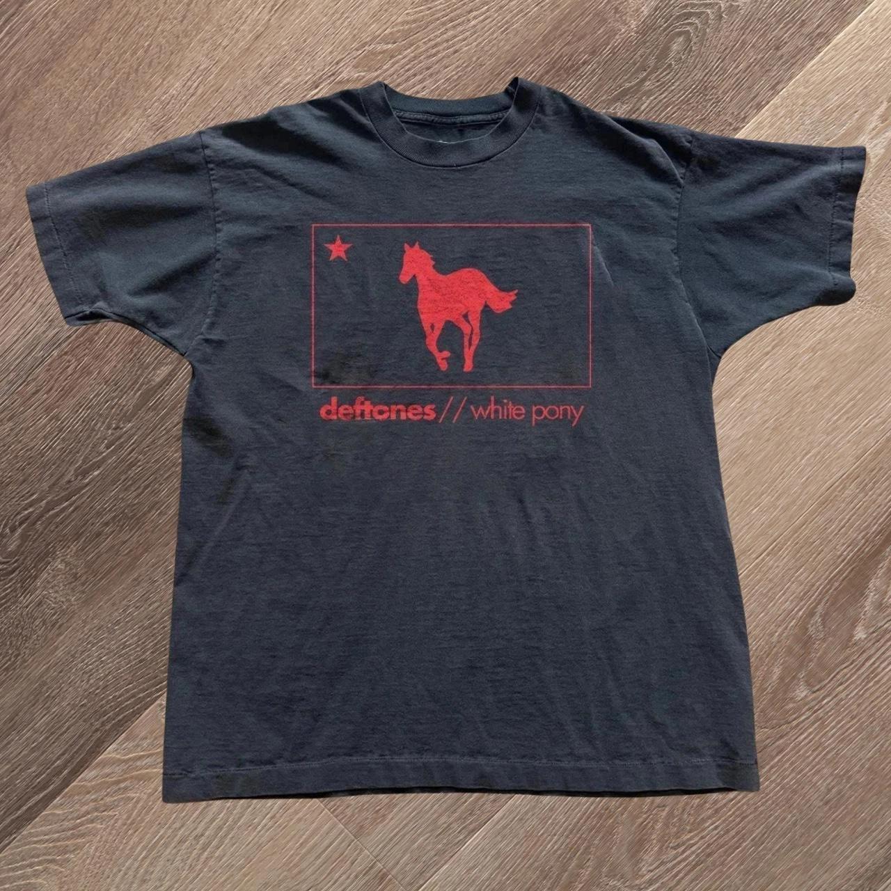 Deftones band black T-shirt L