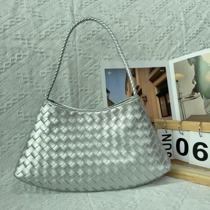 New handwoven bag, high-end women's vegetable basket, handbag, shoulder bag.