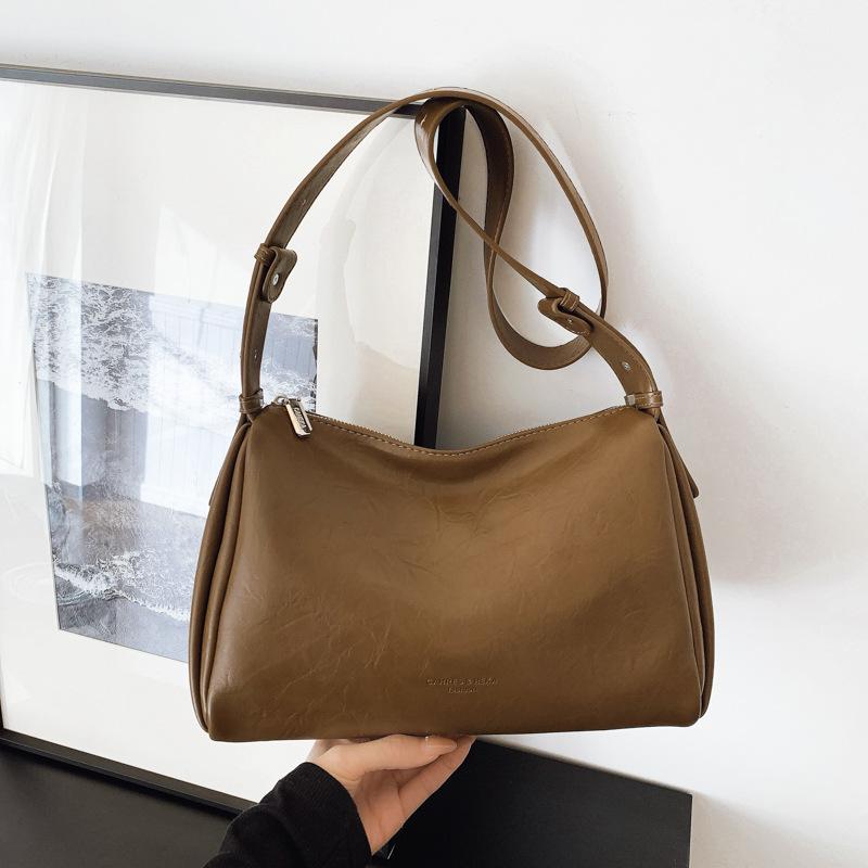 Bag Women's Large-capacity New Versatile Messenger Bag Commuter Bag