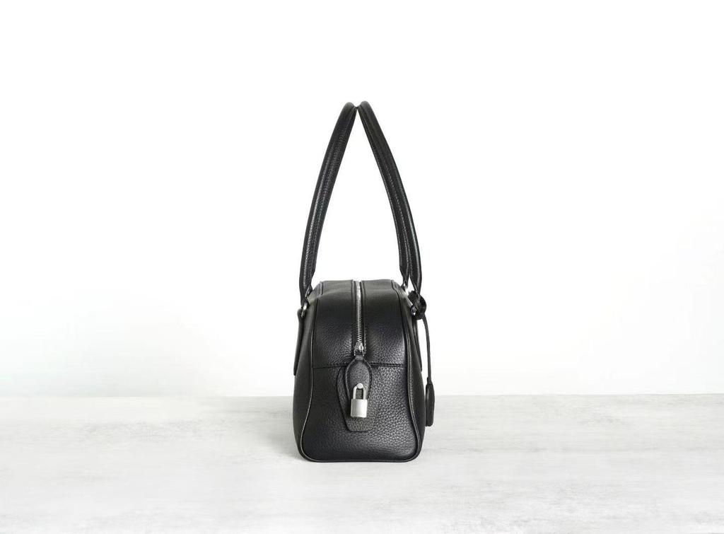 Row Family New Style Cowhide Baguette Tote - Simple Design, Underarm and Shoulder Carry, Horizontal Layout