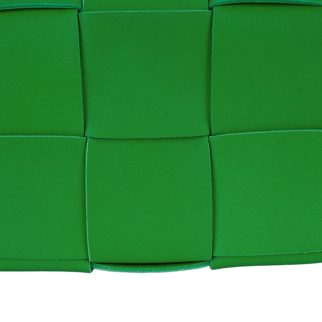 Bottega Veneta Cassette 6-Grid Minimalist Solid Color Intreccio Woven Lambskin Crossbody Bag Mini Women Crossbody Bag Green 666688VMAY13182
