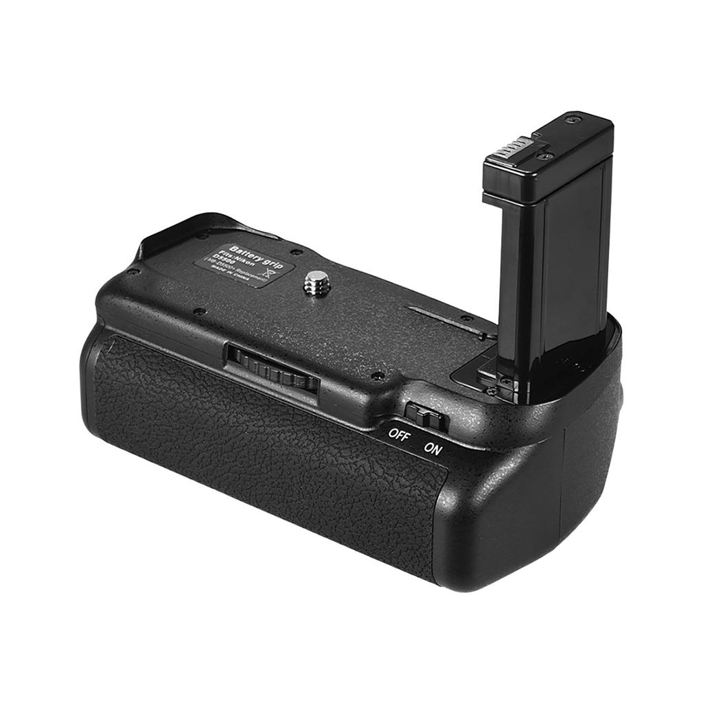 Vertical Battery Grip Holder for  D5500 D5600 DSLR Camera EN EL 14 Battery Powered with IR Remote Control