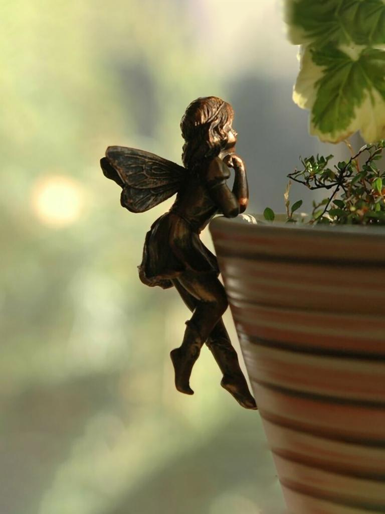 Mini holčičí závěsný pohár Dekorace z pryskyřice Kombinace víly Dekor okrajů květinového koše pro zahradní design Ozdoby do zahradního květináče