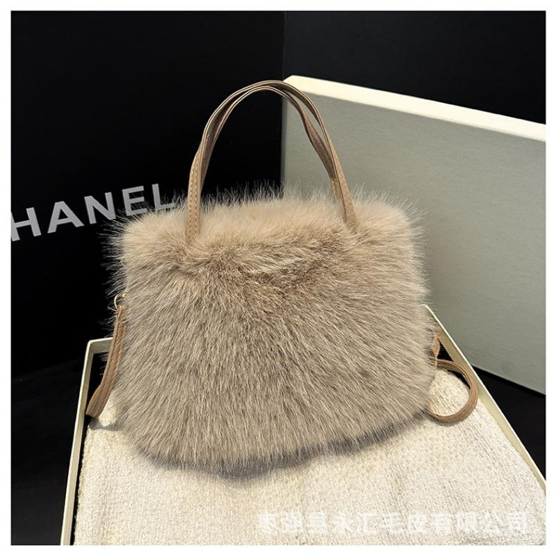 

High texture versatile plush oblique span small square bag imitation fox hair high-end women s bag light luxury niche handbag