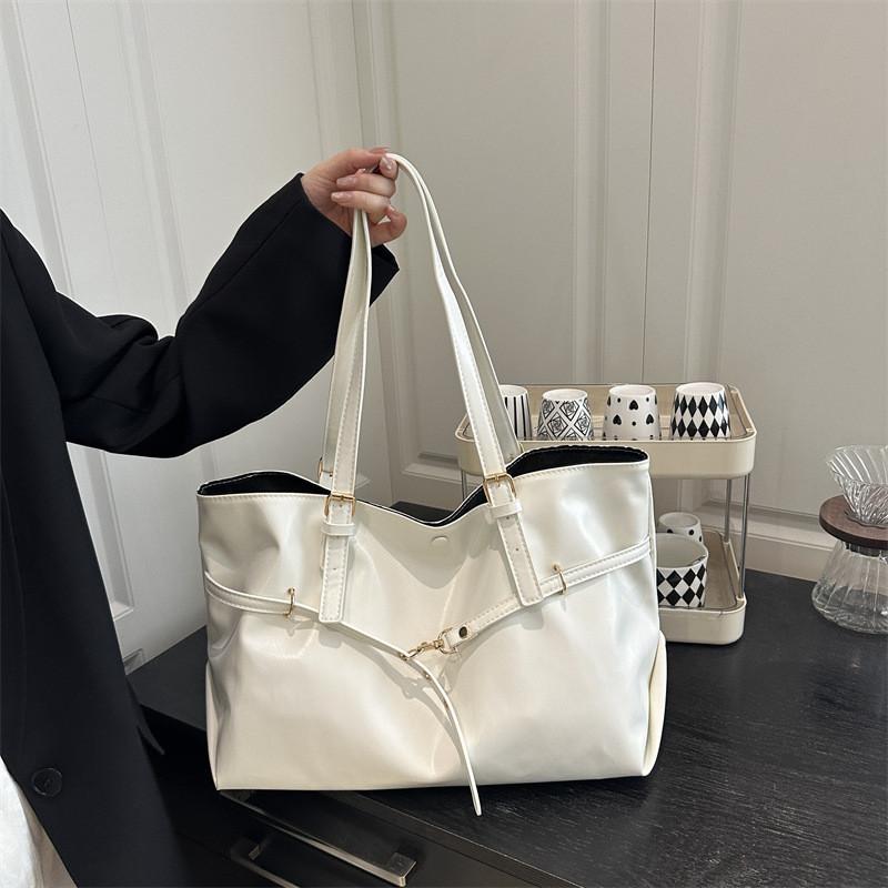 Vintage Womens Large Capacity Tote Bag With Pu Material For Daily Use