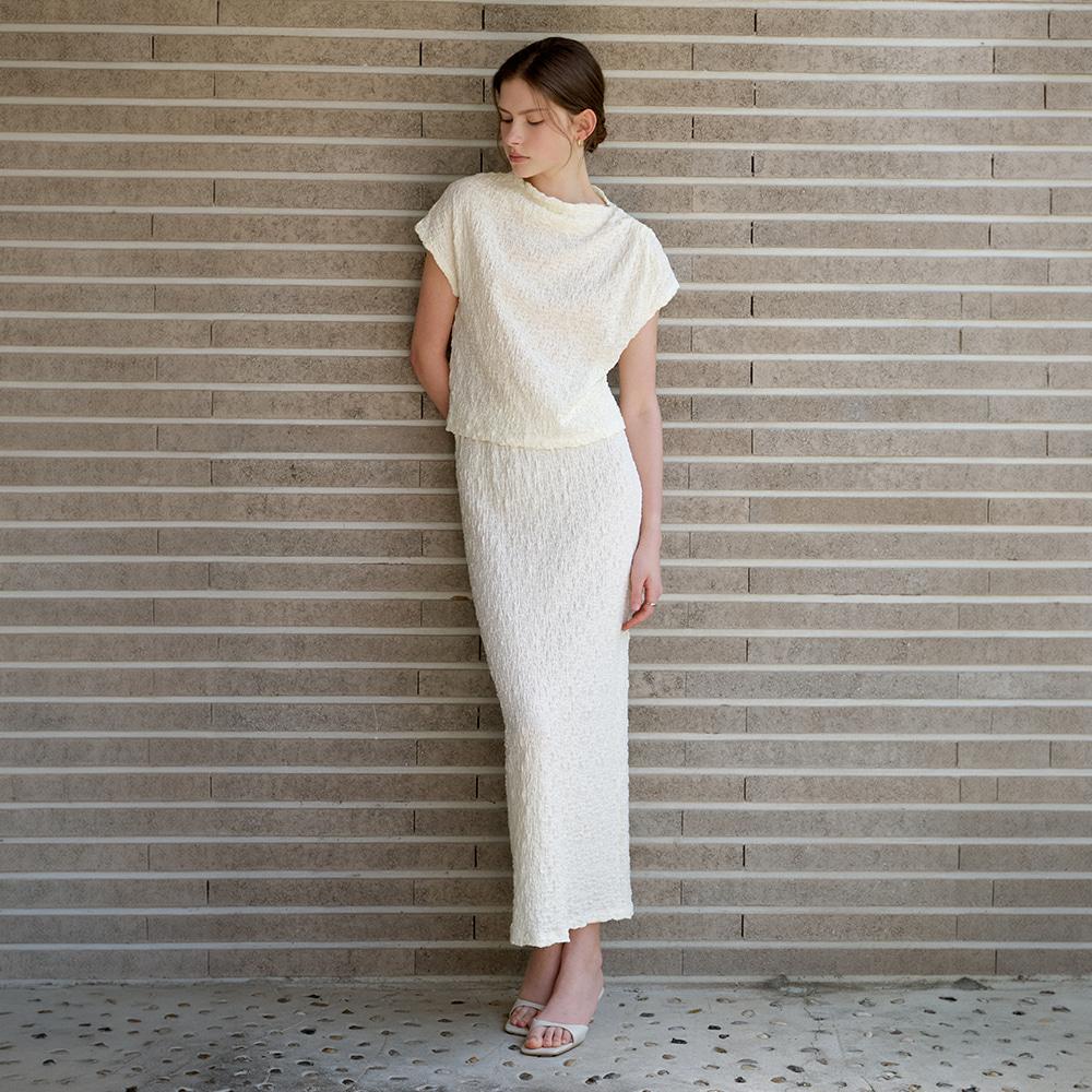 MOMET Powder Crinkle Tee Skirt Set Cream