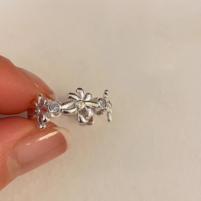 

Цветочное кольцо высокого класса с регулируемым размером и элегантными стразами для женского модного аксессуара