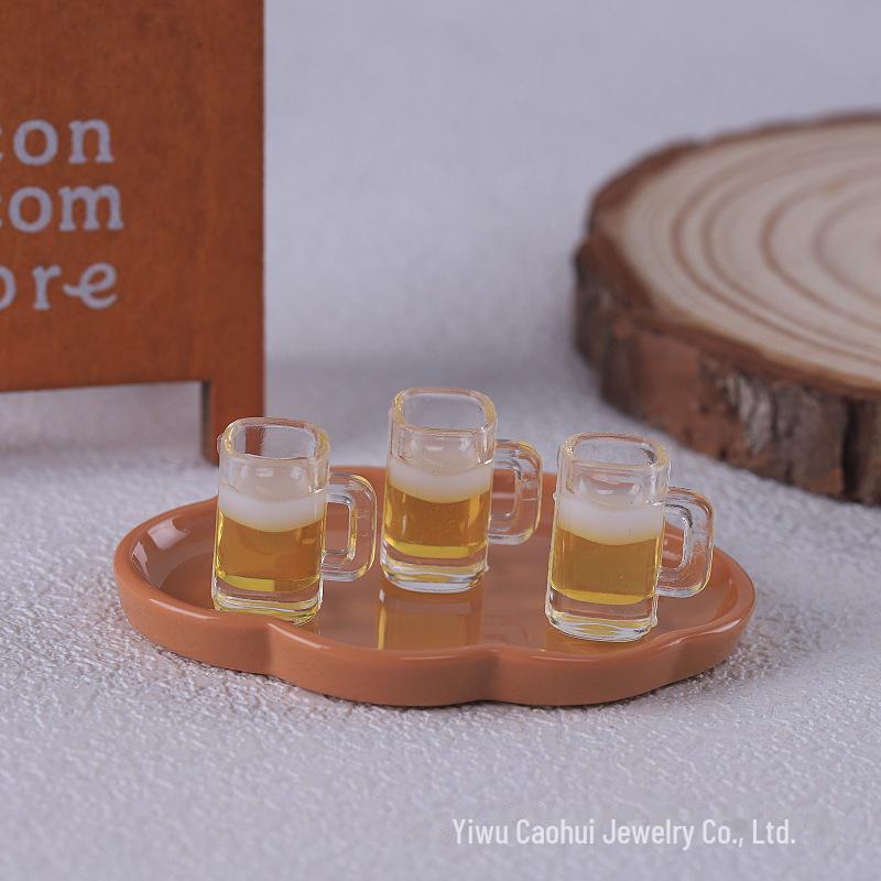 

Миниатюрная игрушка-украшение в виде пивной кружки для самостоятельного изготовления украшений, украшения кукольного домика и поделок ручной работы.