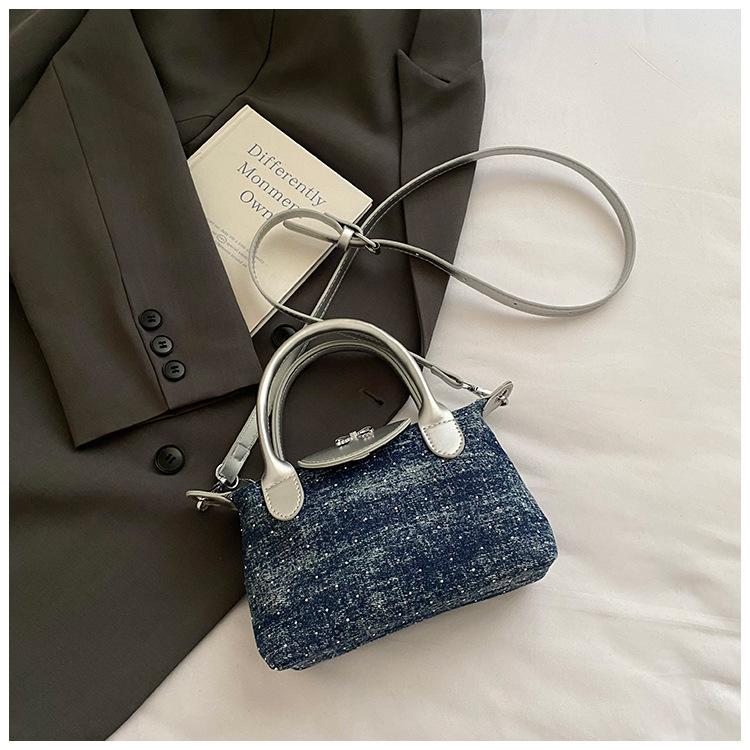 

Сумка-тоут женская 2025 новая модная сумка на плечо через плечо в стиле кэжуал, простая, высококлассная, сумка-подушка с контрастной отделкой