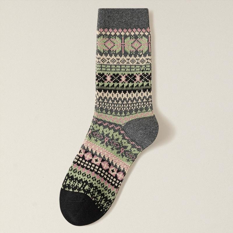 Retro National Style Embroider Flower Socks Women Trend Streetwear Knitted Middle Socks Female Autumn Winter Chic Contrast Socks