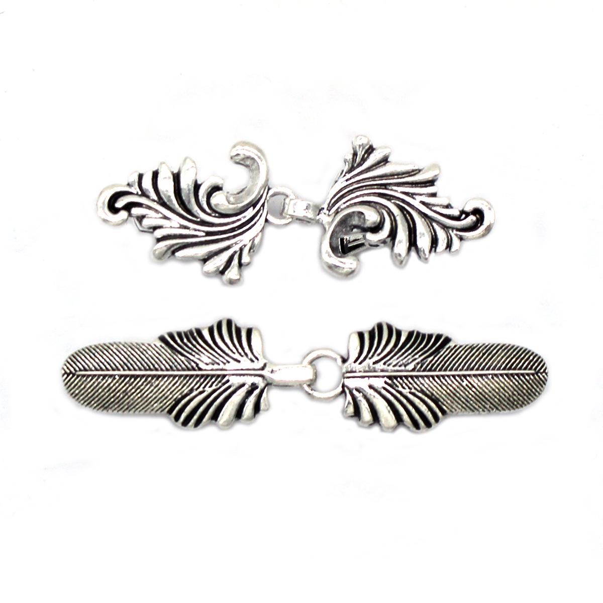 

Vintage Chinese Alloy Shawl Clip Brooch – Creative Hollow-Out Double Buckle for Scarves and Sweaters