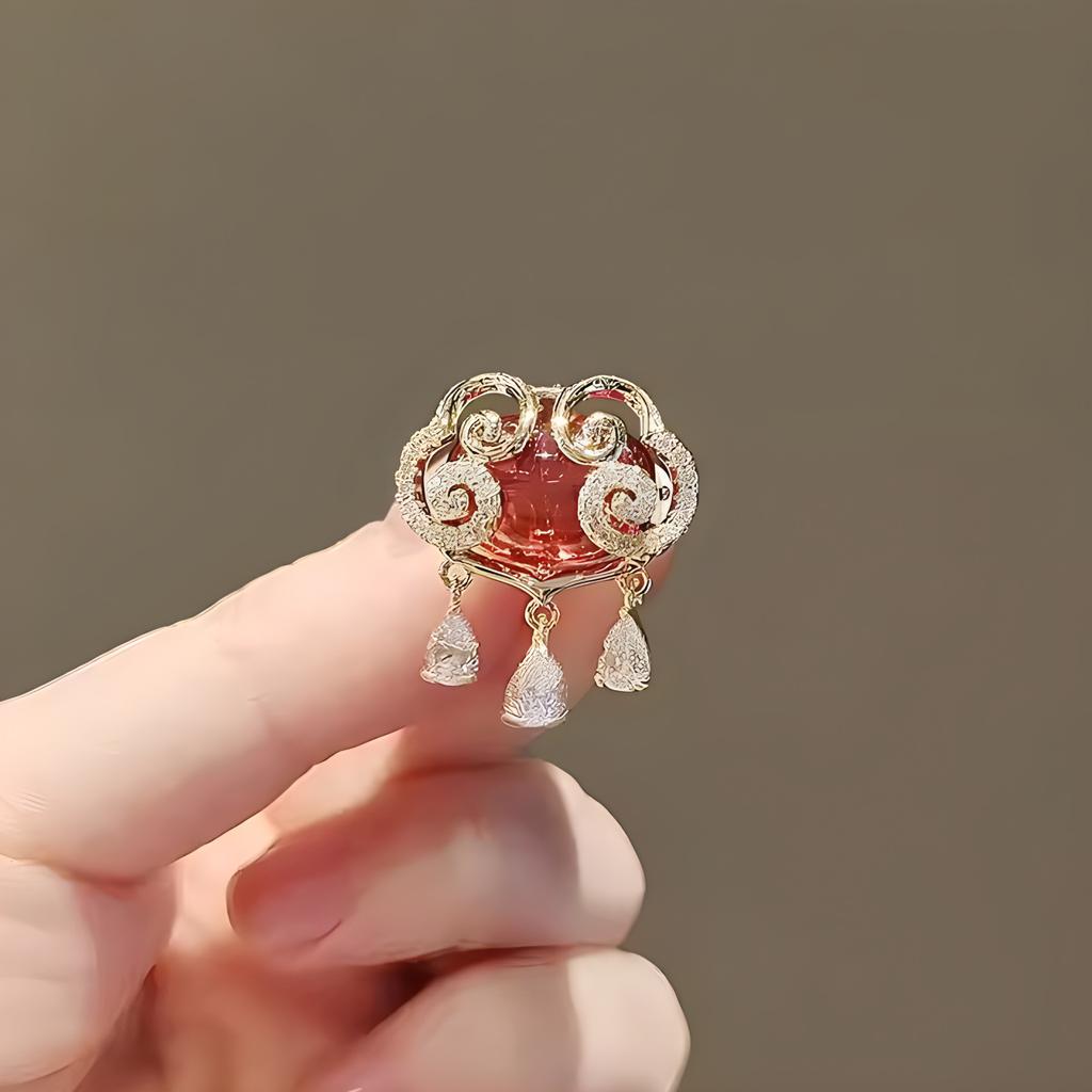 Xiangyun Ruyi Lock Brooch, National Style Woman, Festive Festival Anti-Light Bow Tie Pin, National Tide Gift Clothes And Accessories