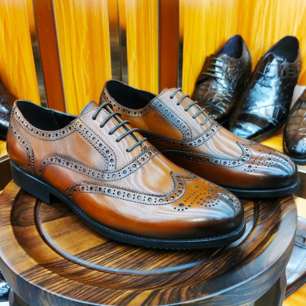 Fashion Luxury Men's Dress Shoes Genuine Leather Brogue Wingtip Toe Oxford Black Brown Lace-Up Business Wedding Formal Men Shoes