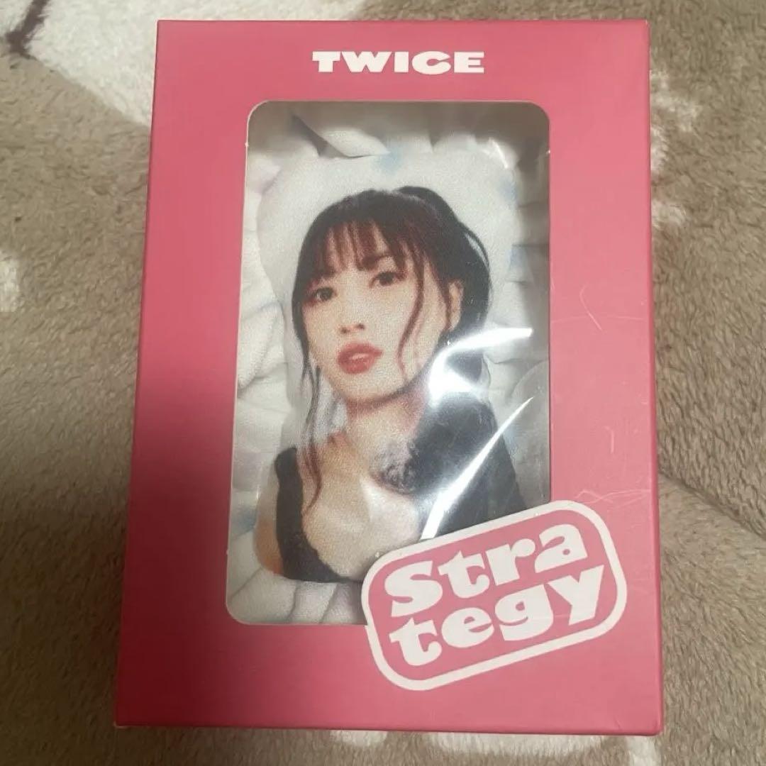 

[USED] TWICE Cushion Key Ring Strategy POPUP Momo