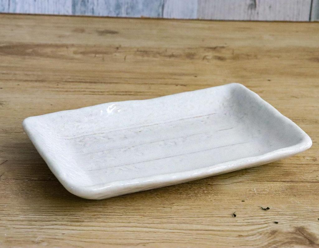 Mino Ware Japanese Cafe Series Araiso White Plates, Set of 10 (Size: H2 X W10.8 X D17cm)