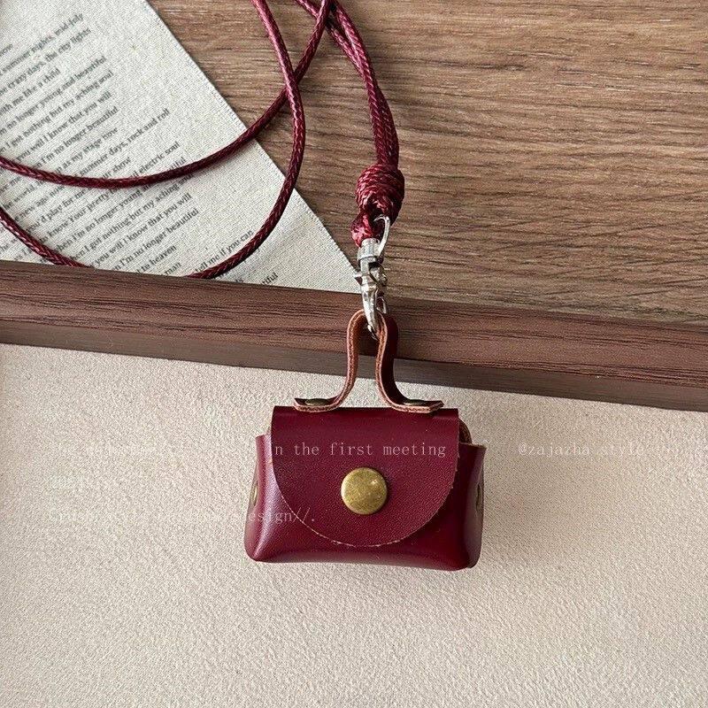 Korean Pearl Necklace: High-End Silver Clavicle Chain with Niche Design, Perfect for Light Luxury and Sweater Pendants.