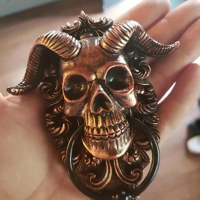 Sabbatische Ziege von Mendes Samael Lilith Baphomet Gehörnter Gott Schädel Hängender Türklopfer mit eingebauter Schlagplatte Wanddeko