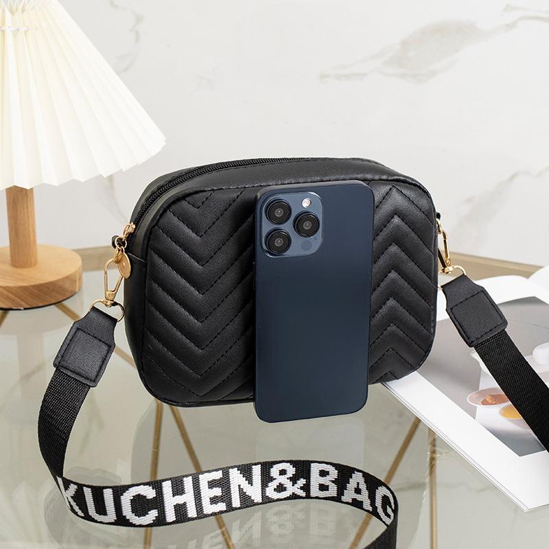 New wave embroidered iron sheet decorative messenger small square bag casual women's simple camera bag small bag