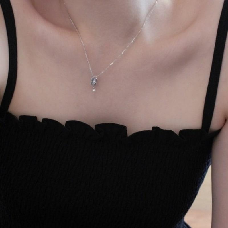 

adev Ally necklace Silver