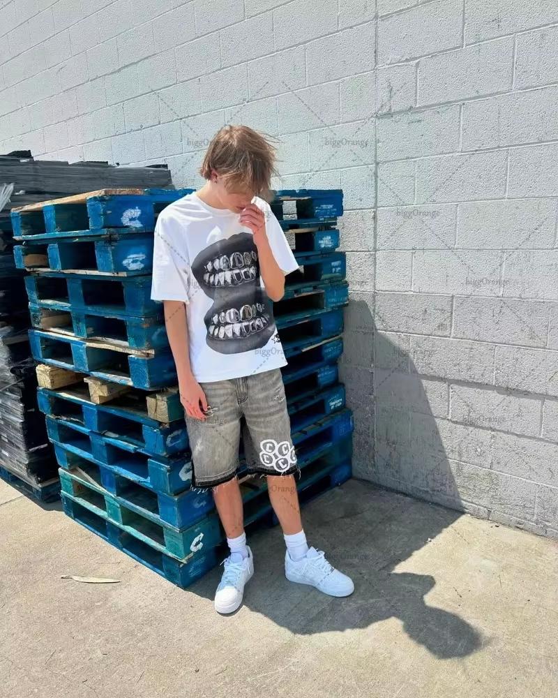 2025 Dark Punk Anime TShirt Big Head Print Oversized Cotton Tee Retro Streetwear Mens High Street Fashion Top Europe US Brand
