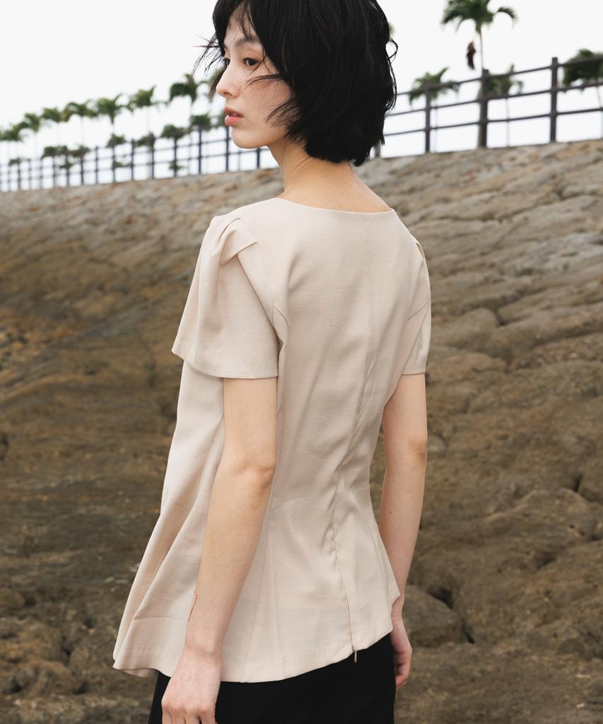DEHEVE Unbalanced Frill Blouse [Beige]